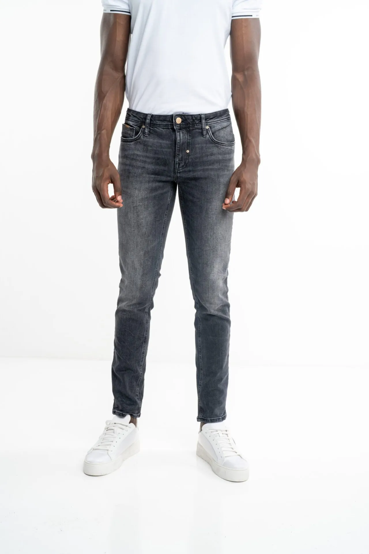 AM Jeans Ozzy Tapered Fit In Powe MMDT00241-FA750433-9000-1-W01680