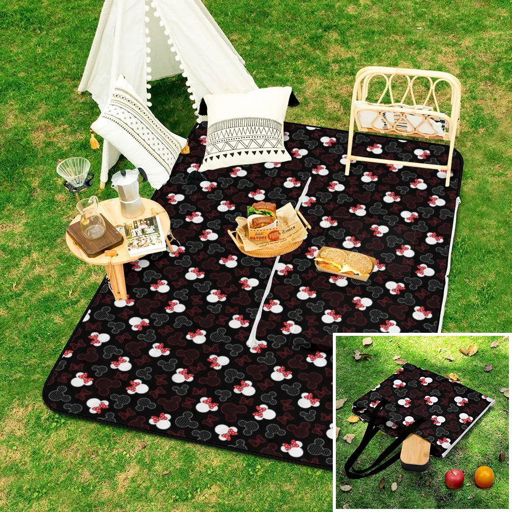 Mickey And Minnie Dots Zipper Picnic Mat