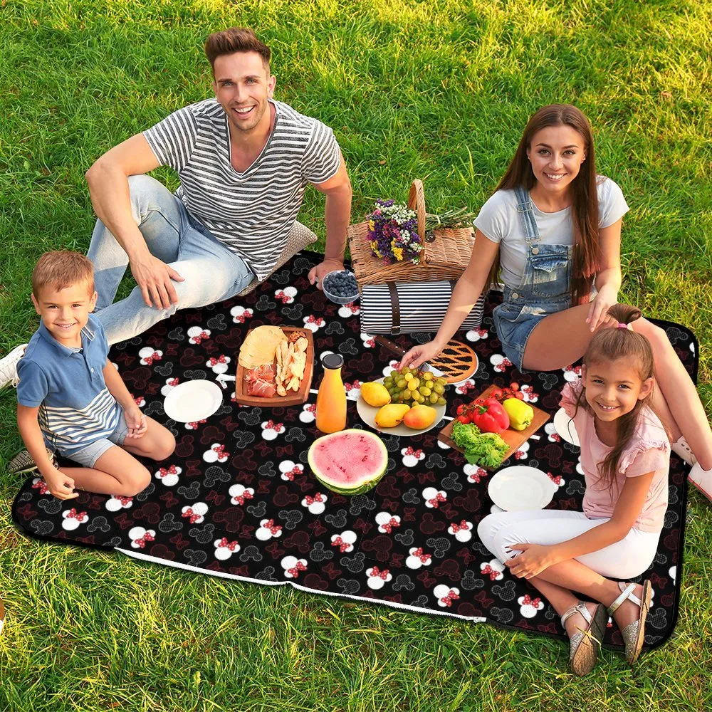 Mickey And Minnie Dots Zipper Picnic Mat