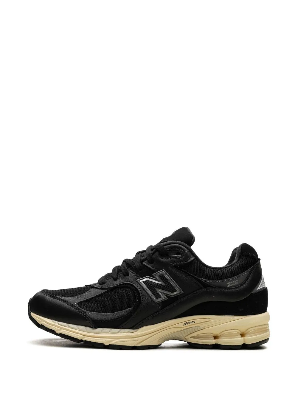 New Balance    New Balance M2002 R Sneakers