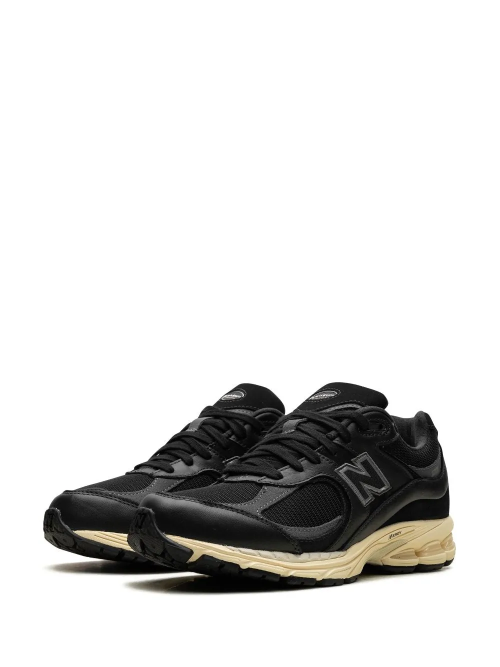 New Balance    New Balance M2002 R Sneakers