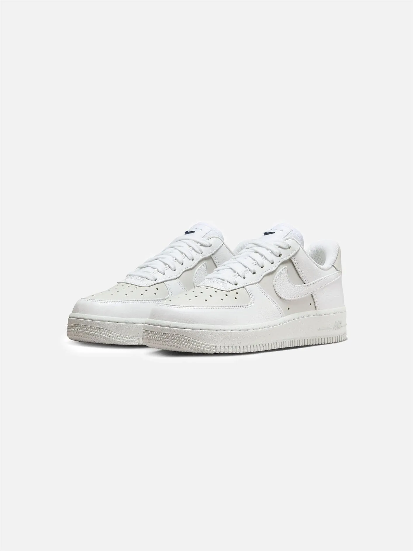 NIKE Air Force 1 Low LX 