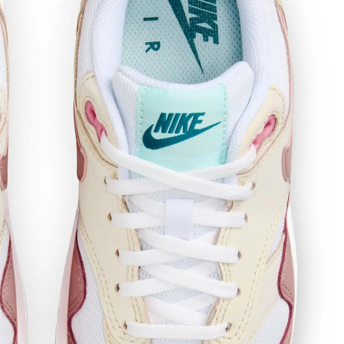 Nike Big Kids Air Max 1 (white / red stardust-guava ice-pink spell)