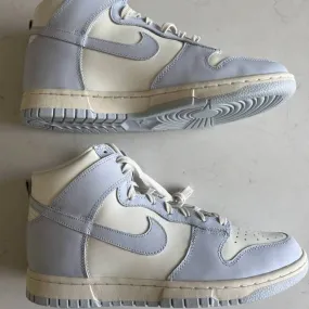 Nike dunk high wmns football grey