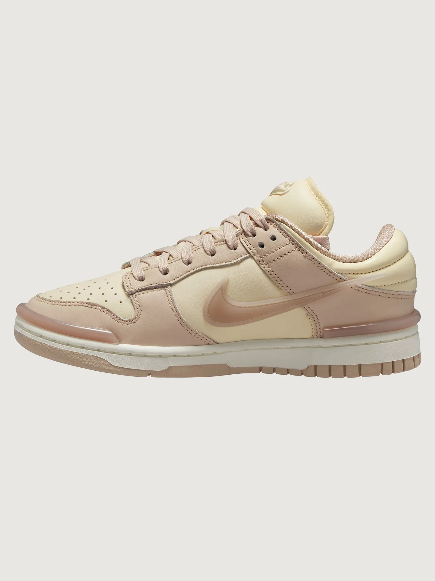 W Nike Dunk Low Twist - Coconut Milk/Sanddrift-Pink Oxford-Sail