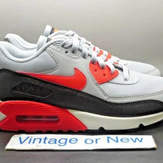 Women's nike air max '90 essential wolf grey infrared black white running sz 8.5