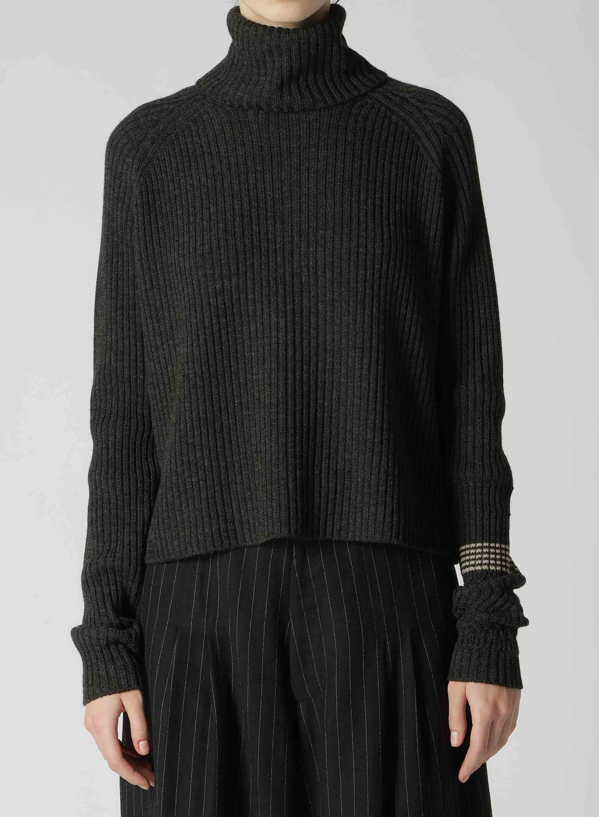 WOOL RIB TURTLE NECK PULLOVER